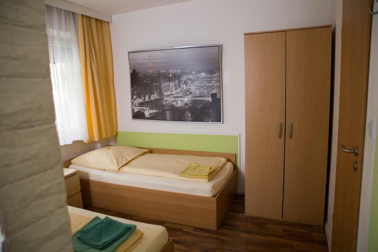Pension Central Nuernberg-Фюрт Екстер'єр фото